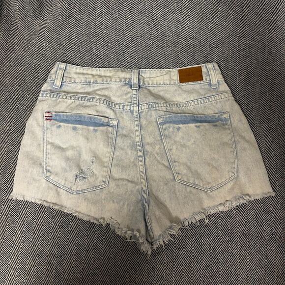BDG - High Rise Dree Cheeky Distressed Shorts - Picture 3 of 9